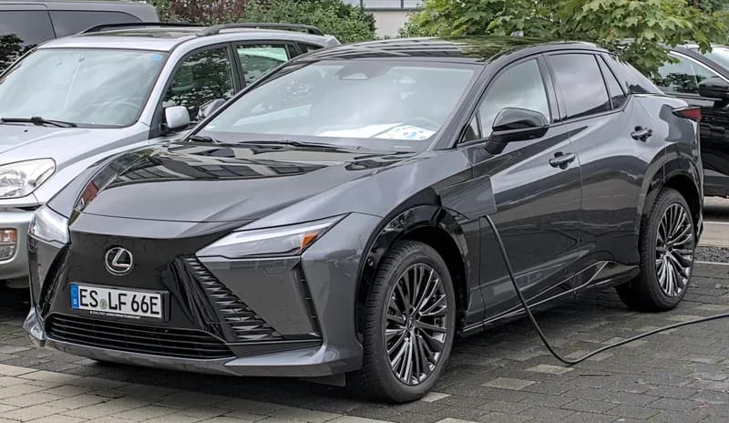 Lexus RZ 450e