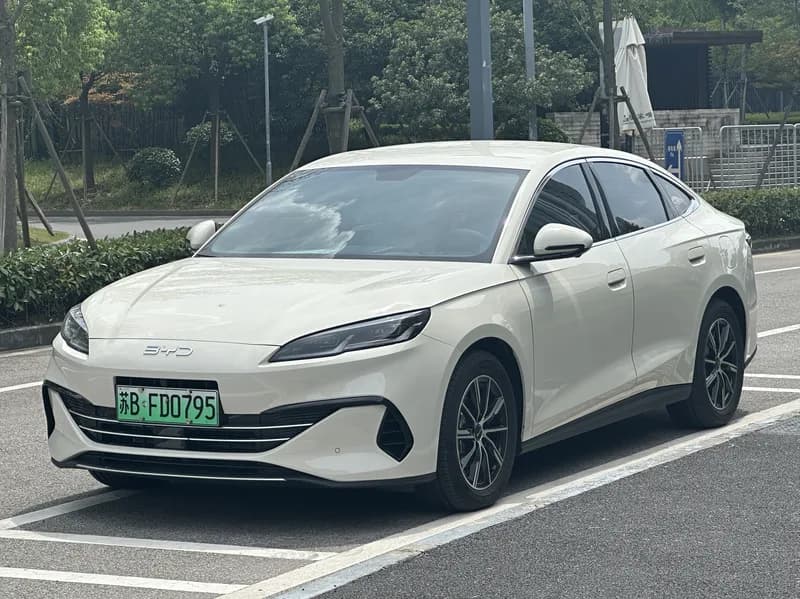BYD Denza N9 DM-i PHEV