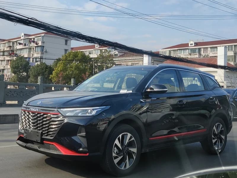 Dongfeng Aeolus AX7 1.5T